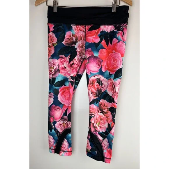 Lululemon Run Inspire Crop Floral Print Capri Pants Secret Garden Pink Size 6 - Picture 2 of 10